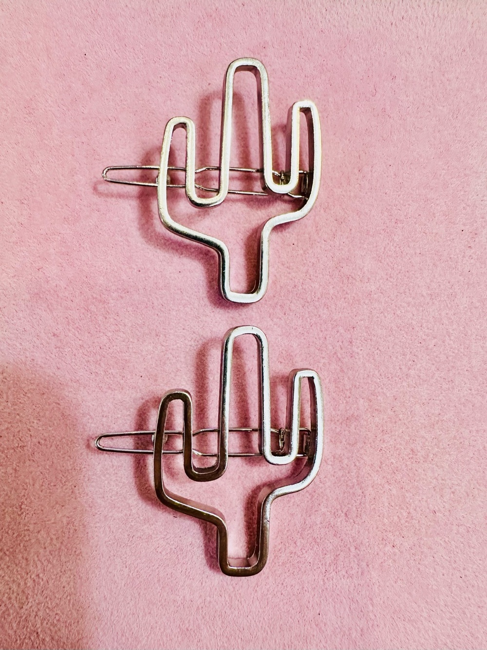 NWOT Silver Tone Cactus Hair Clips Barrettes Set of 2